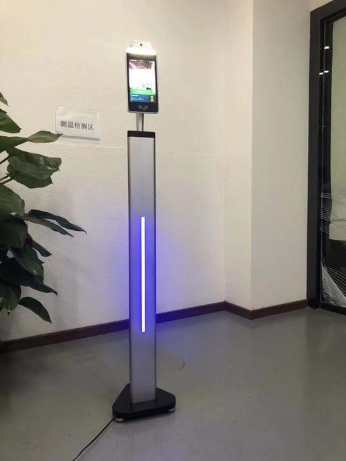 佳特安8寸人脸识别测温一体机 智能守护，高效通行